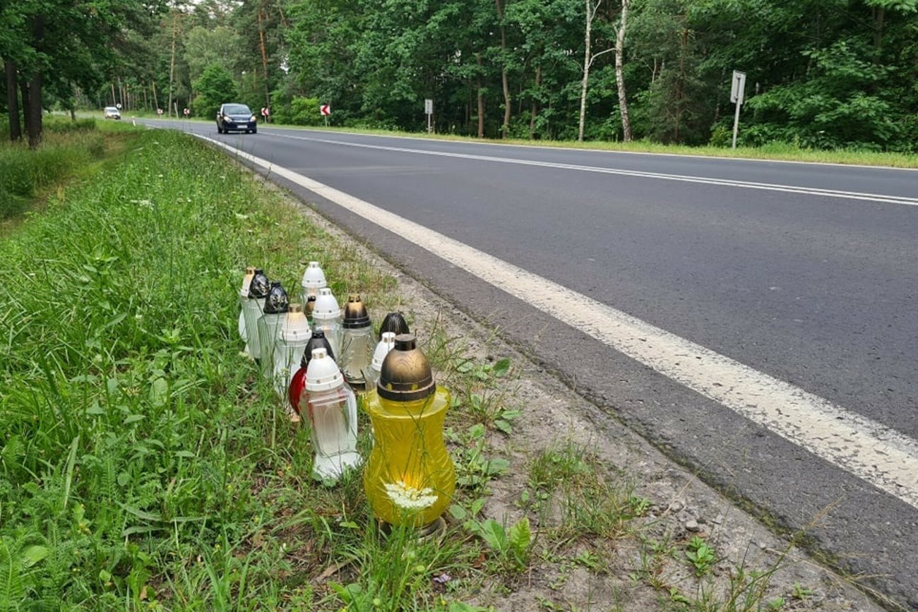 Pogrzeb rodziców, którzy zginęli w wypadku samochodowym pod Stalową Wolą.