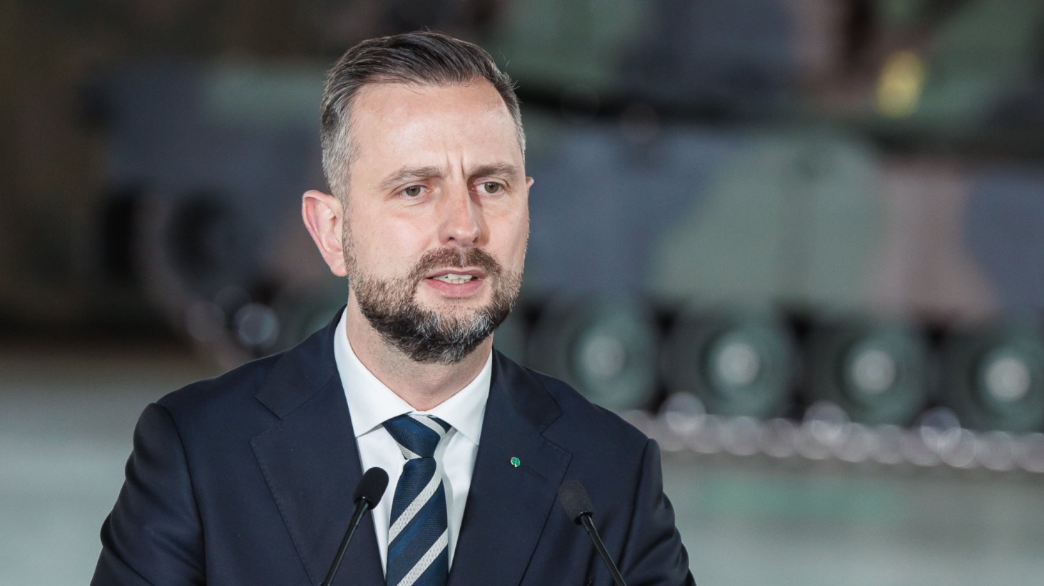 Wielka mobilizacja w MON. 24-latka w stanie krytycznym wraca do Polski Kosiniak Kamysz
