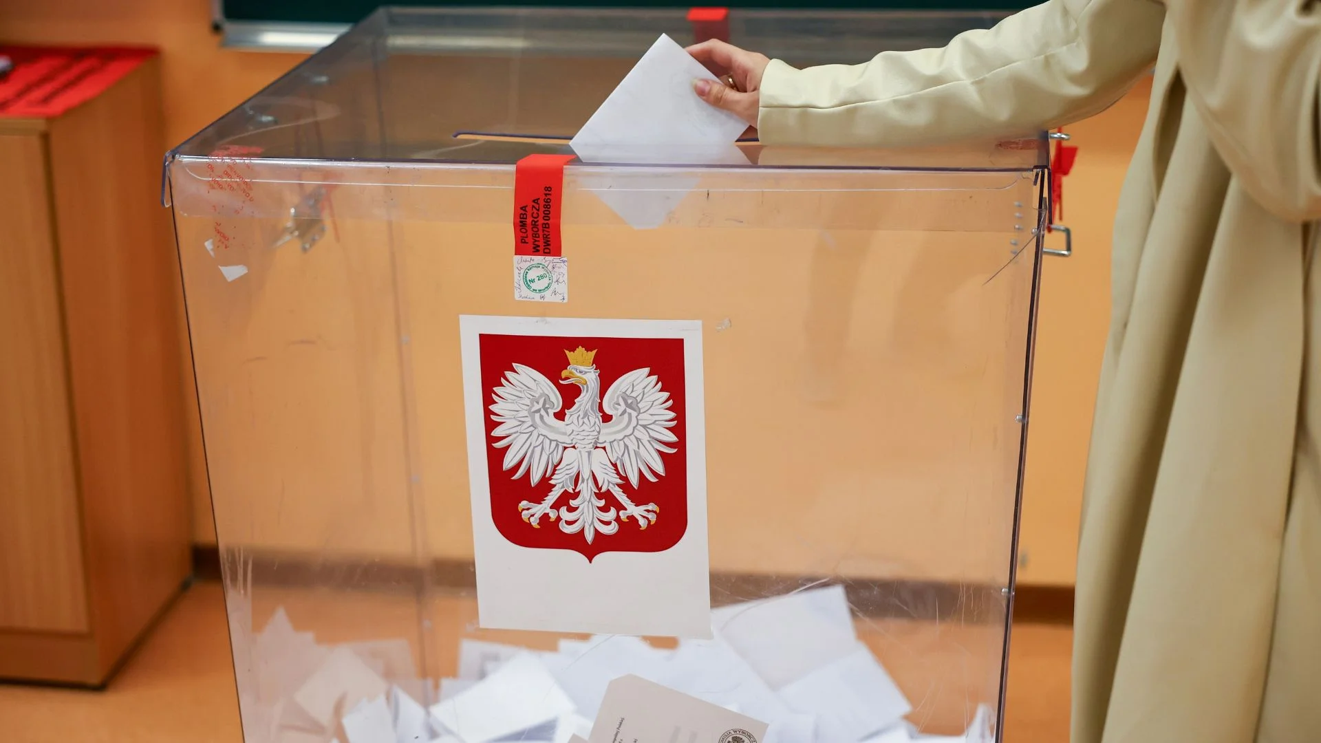 Nowe informacje ws. wyborów w Krakowie. Policja sprawdza jeden incydent
