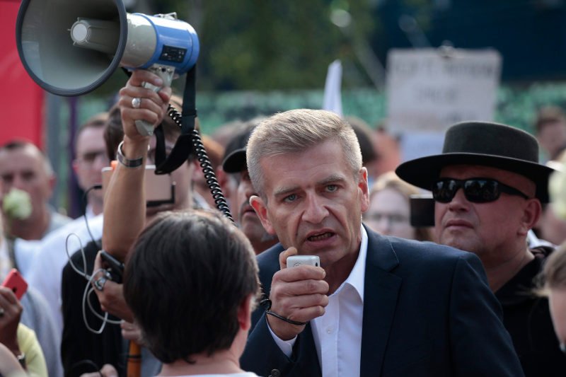 "Rząd dostanie możliwość karania samorządów za in vitro!". Arłukowicz bije na alarm: PiS właśnie przepycha ważną ustawę.