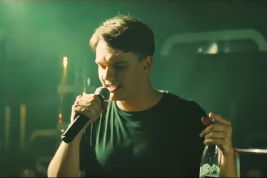 Ronnie Ferrari nagrał najpopularniejszą piosenkę lata 2019 - "Ona by tak chciała"