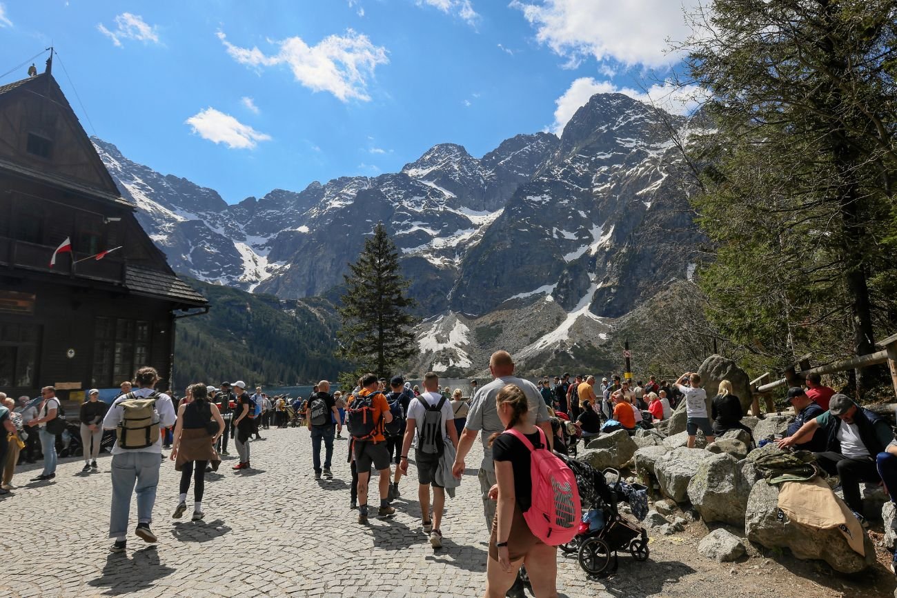 Miłośnicy gór się ucieszą. Popularna trasa znów dostępna, ale to nie wszystko. Trasa na Morskie Oko ponownie otwarta. Będą też tańsze bilety na busy.