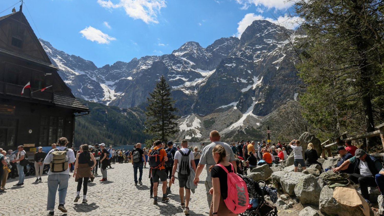 Miłośnicy gór się ucieszą. Popularna trasa znów dostępna, ale to nie wszystko. Trasa na Morskie Oko ponownie otwarta. Będą też tańsze bilety na busy.