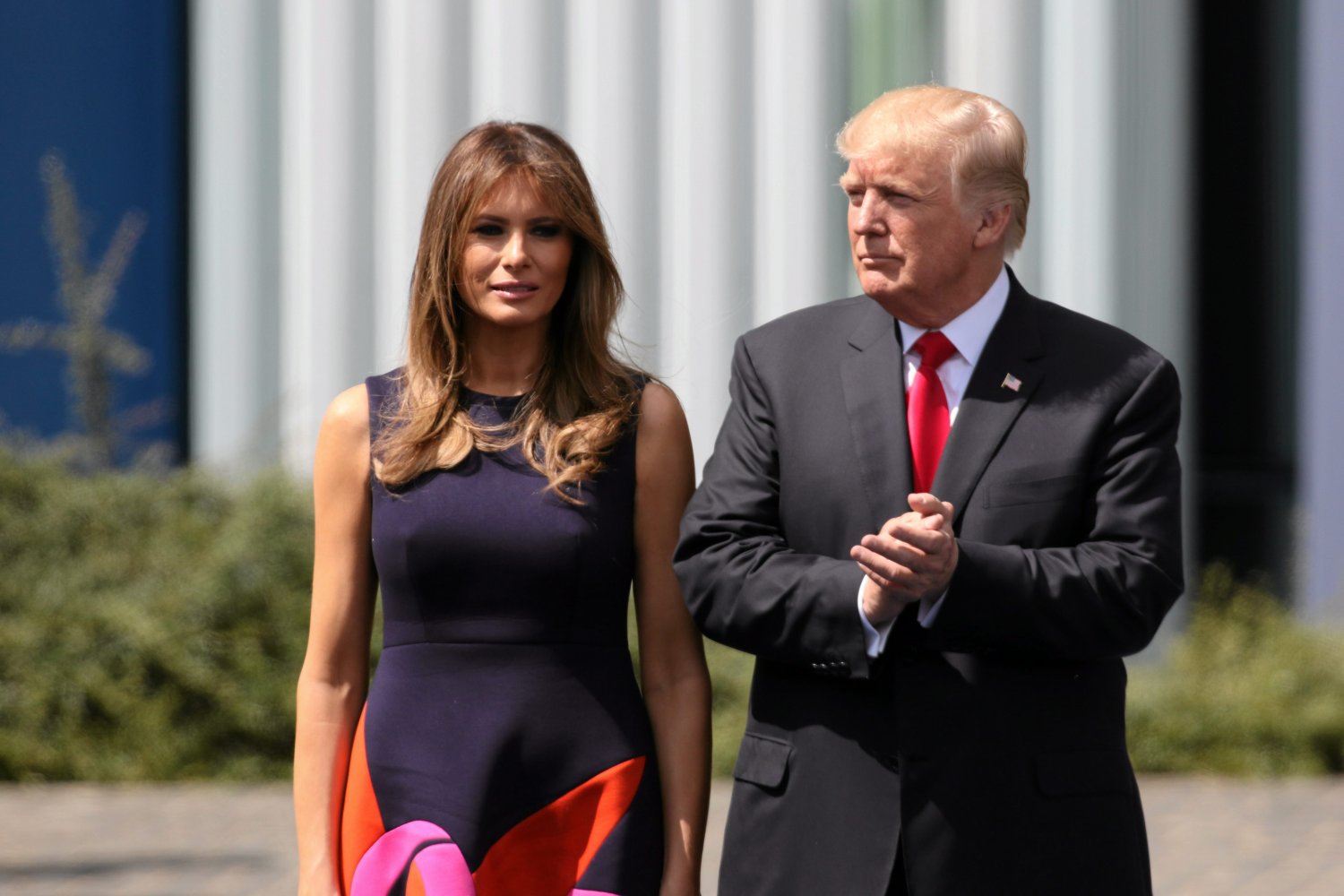 Melania Trump zleciła napisanie listów dla personelu komu innemu? Podziękowanie dla służby Białego Domu było amerykańską tradycją