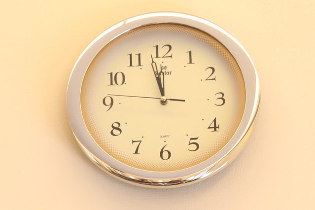 Czy zmiana czasu to dobry pomysł? 70 proc. Polaków uważa, że tak, ale czy zdają sobie sprawę z konsekwencji, przed którymi ostrzegają eksperci?