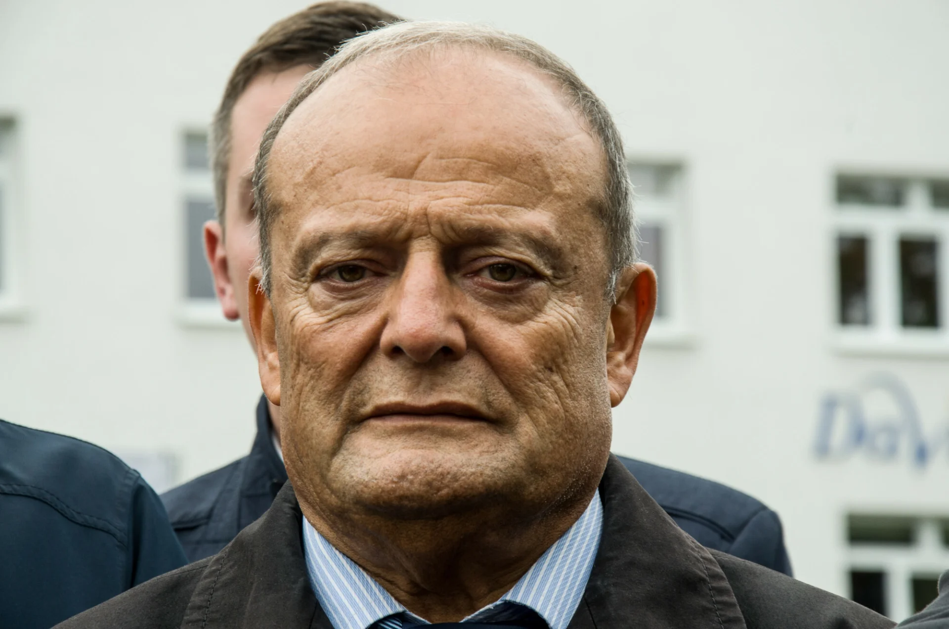 Lekarz i poseł podejrzewa, że pogróżki mogły mieć związek z jego pochodzeniem.