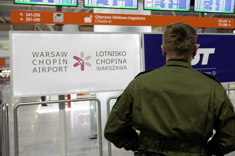 Angolczycy zostali zatrzymani na lotnisku Okęcie i odesłani do Dubaju. Czy postępowano z nimi profesjonalnie?