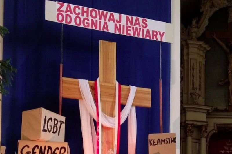 Taki Grób Pański stanął w tym roku w jednej z parafii w Płocku.