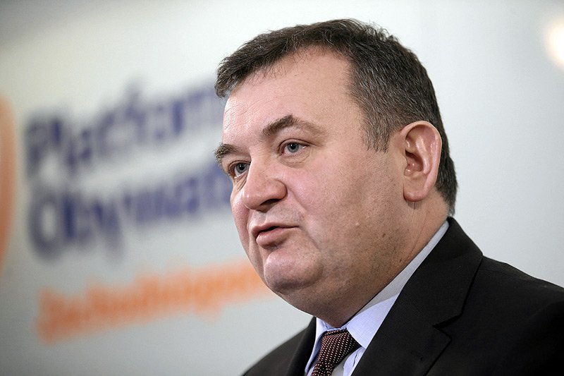 Stanisław Gawłowski z PO odpowiedział na wezwanie PiS, by byli ministrowie z czasów koalicji PO-PSL oddali nagrody otrzymane przez 8 lat na Caritas.