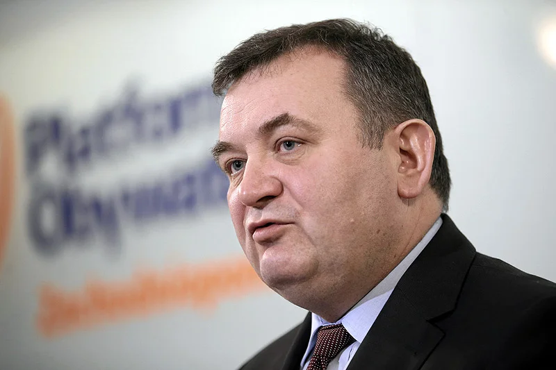 Stanisław Gawłowski z PO odpowiedział na wezwanie PiS, by byli ministrowie z czasów koalicji PO-PSL oddali nagrody otrzymane przez 8 lat na Caritas.