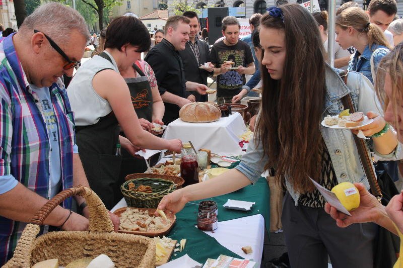Stanowisko na którym rozdawano "nielegalną żywność" w czasie happeningu zorganizowanego przez m.in. Wojciecha Modesta Amaro.