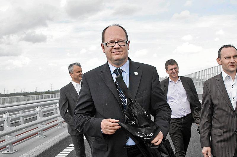 Prezydent Gdańska Paweł Adamowicz komentuje aferę Amber Gold