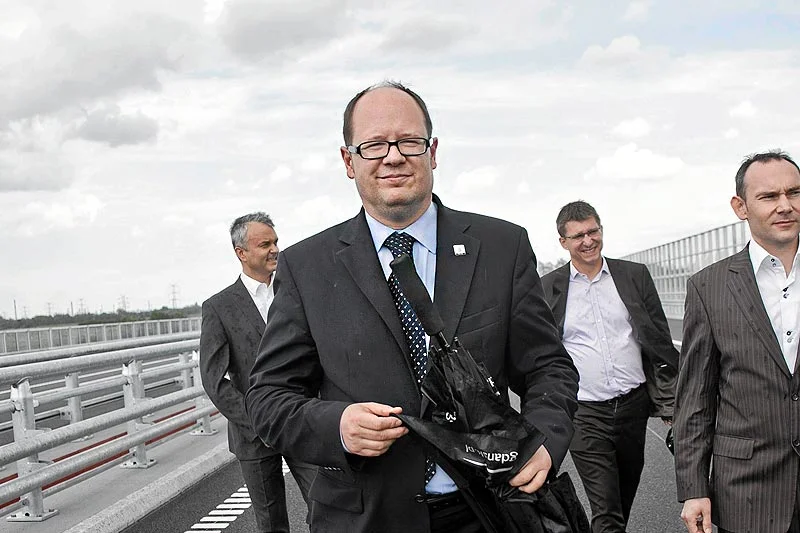 Prezydent Gdańska Paweł Adamowicz komentuje aferę Amber Gold