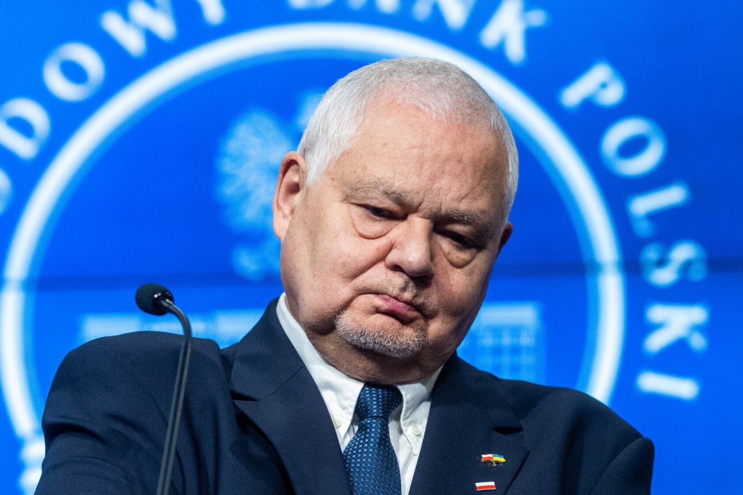 Polacy źle oceniają działania szefa NBP.