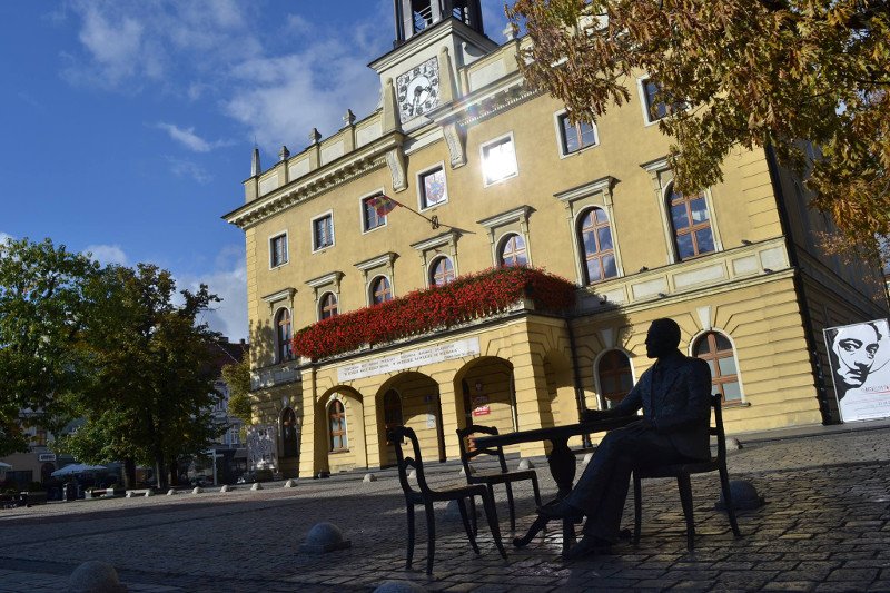 W Ostrowie Wielkopolskim może dojść do sytuacji, w której w radzie powiatu rządziłaby koalicja PO-PiS.