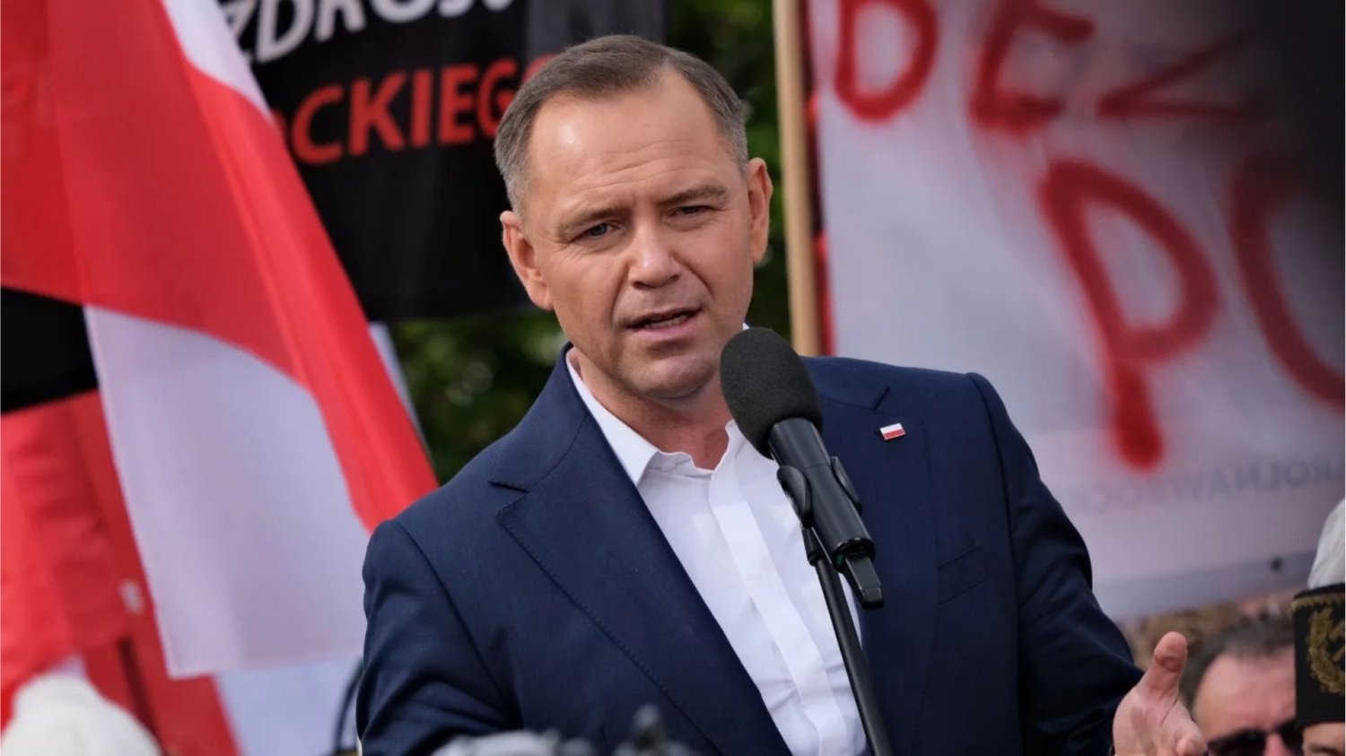 Nawrocki sprowadzony na ziemię w sondażu. Głośne "nie" dla systemu, który forsuje Prezydent RP Karol Nawrocki
