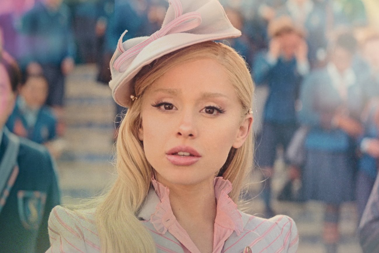 "Wicked" z Arianą Grande nadchodzi. O czym jest musical?