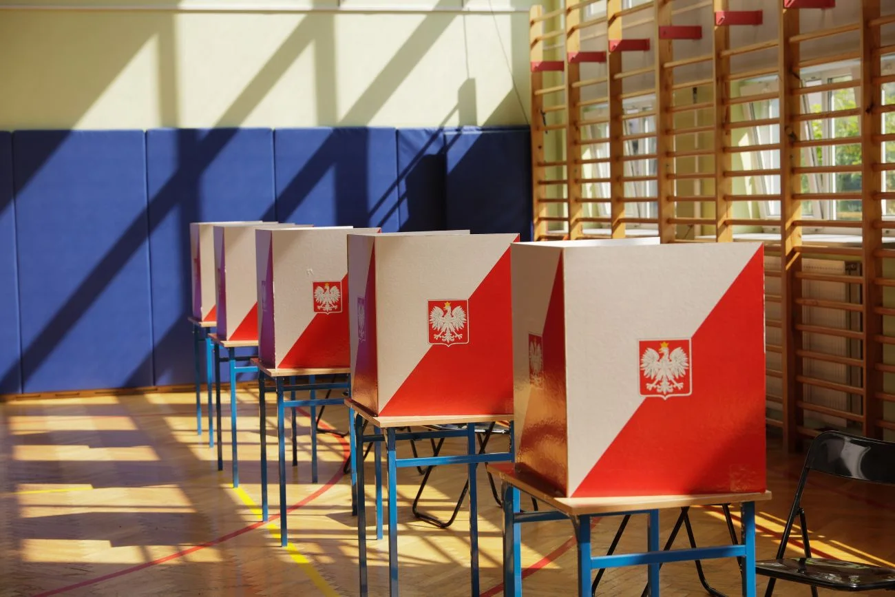 Pijany mężczyzna w jednej z komisji wyborczych. Zbadano, ile miał promili we krwi Incydent w Białymstoku. Członek komisji wyborczej miał 0,8 promila we krwi.