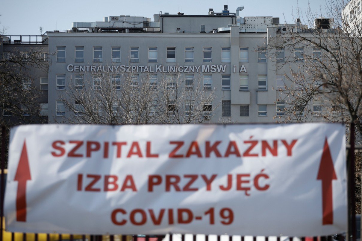 Burza cytokinowa to gwałtowna reakcja organizmu na koronawirusa.