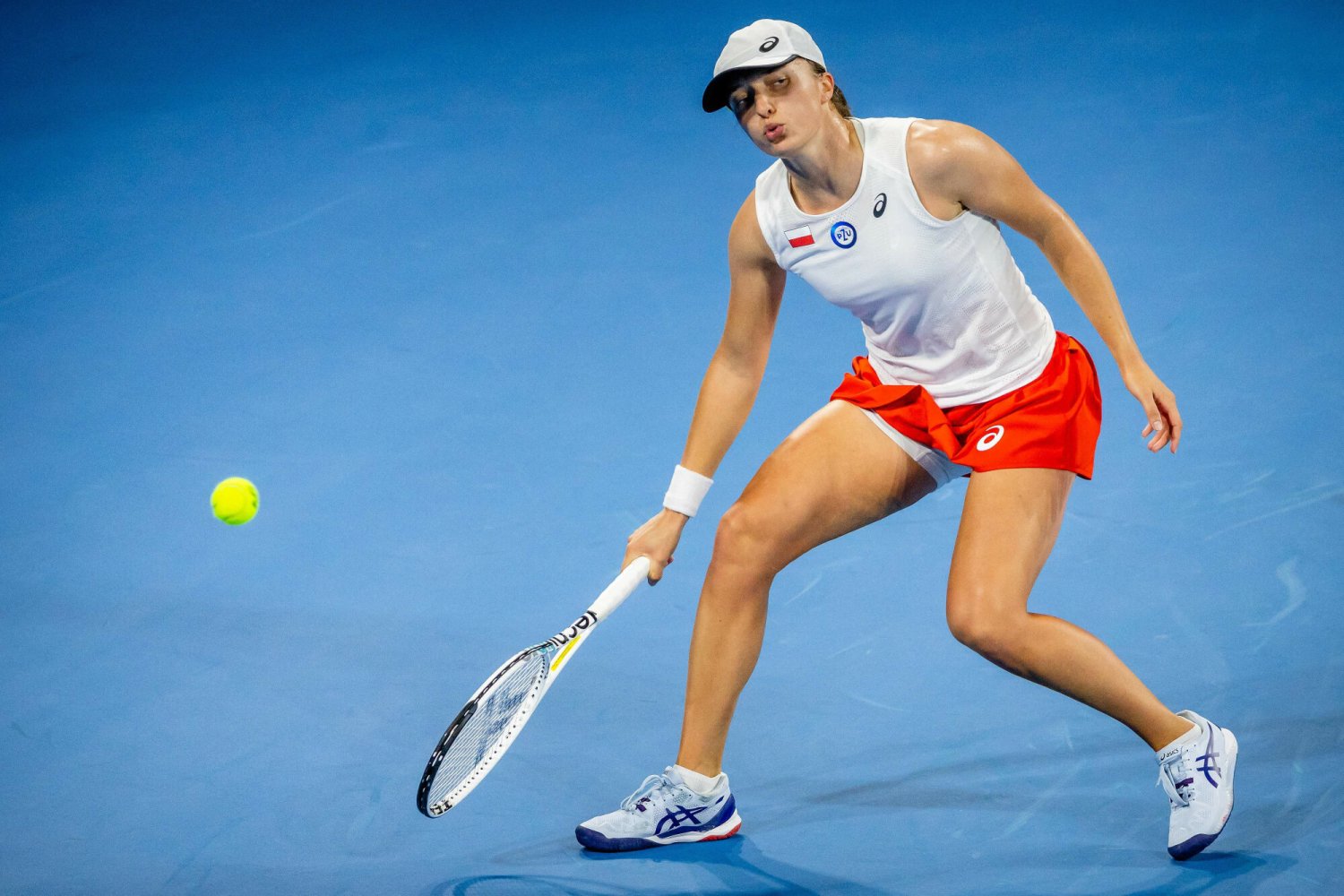 Twardy bój Biało-Czerwonych o awans do półfinału. Świątek i Linette uratowały mecz