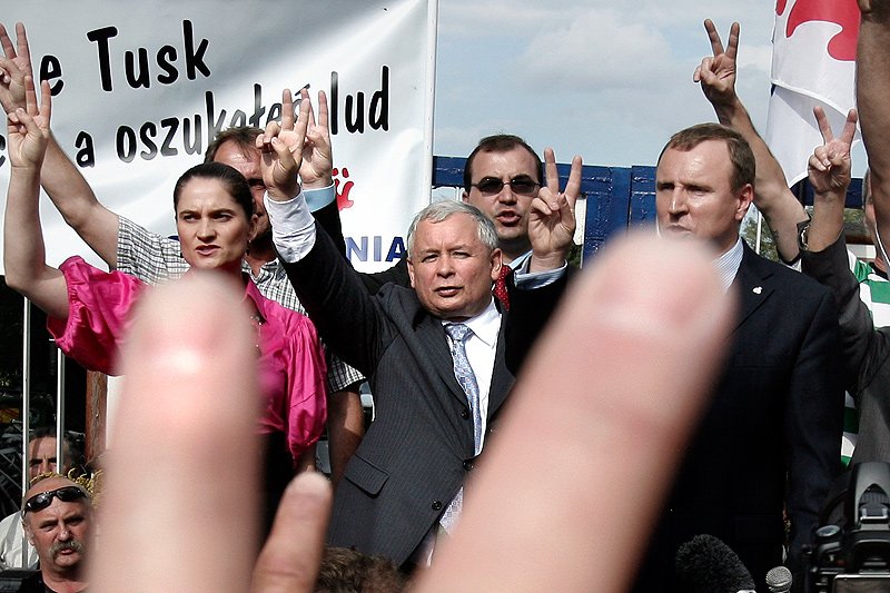Legendę upadłej Stoczni Gdańskiej Jarosław Kaczyński wykorzystuje w każdej kampanii. Na zdjęciu wiec z 2008 roku.