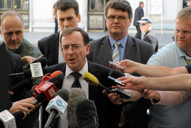 „Nie mamy prawa demonstrować obojętności i cynizmu wobec uchodźców” – słowa Mariusza Kamińskiego sprzed 13 lat. Dlaczego PiS zmienił zdanie?