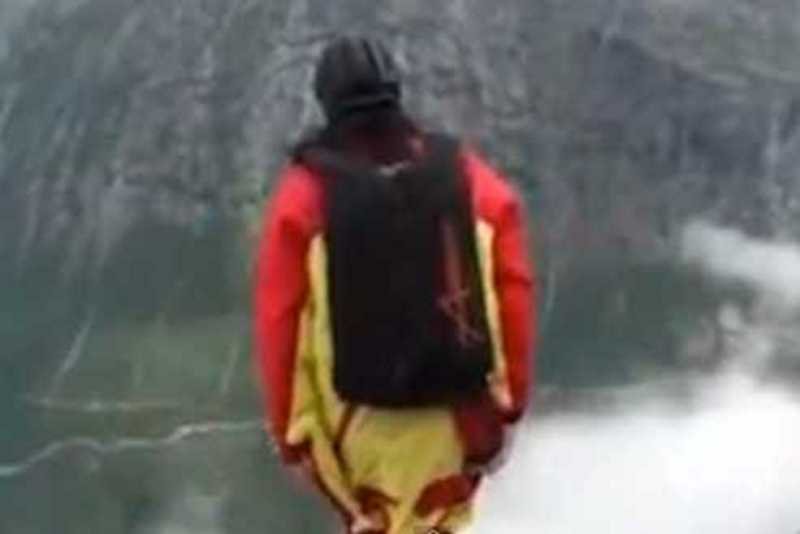 37–letnia Polka zginęła skacząc ze spadochronem z 300 metrowej skały.