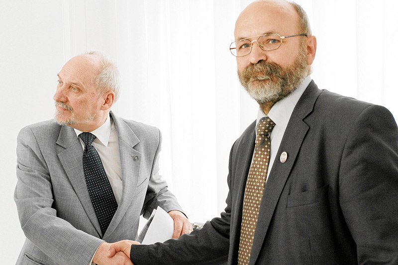 Były senator PiS Bogdan Pęk opublikował list do prezydenta Andrzeja Dudy. Marginalny polityk poucza w nim głowę państwa i grozi jej utratą poparcia...