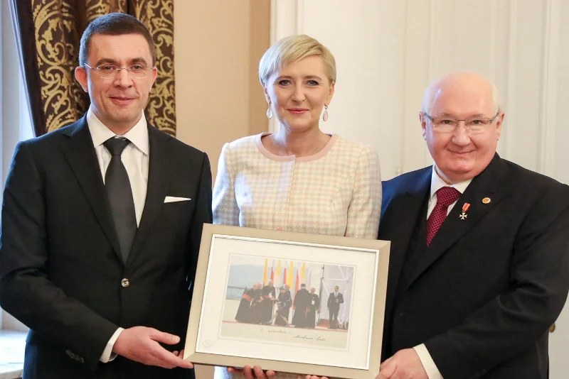 Pierwsza Dama spotkała się z fotografem i nabywcą słynnego zdjęcia z ŚDM.