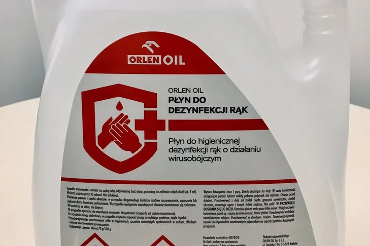 Na stacjach Orlen pojawił sie płyn do dezynfekcji rąk. Obniżono jego cenę z 95 zł.