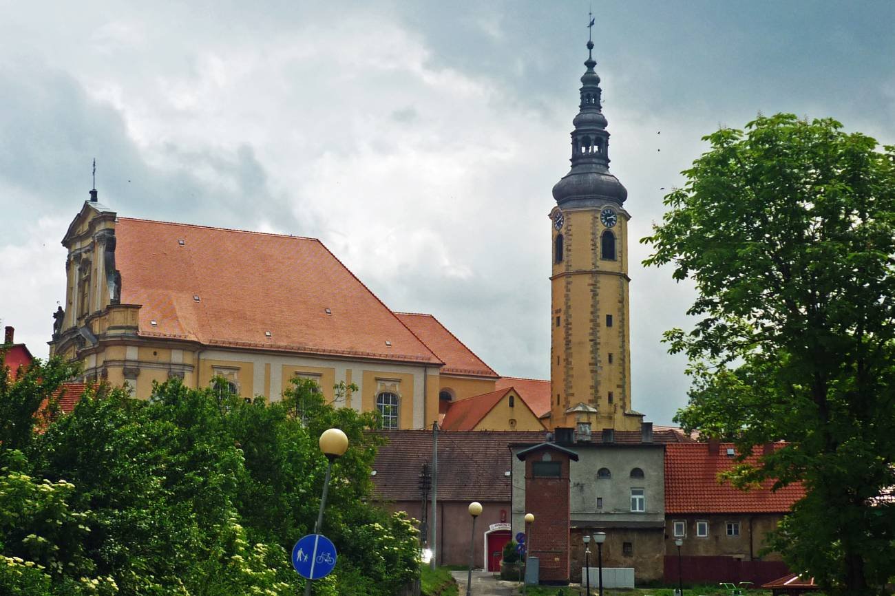 Proboszcz parafii św. Maternusa w Lubomierzu poinformował, że został zawieszony w czynnościach.
