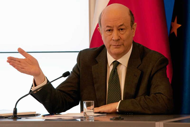 Minister Rostowski ma coraz więcej problemów z budżetem państwa. W jego kasie brakuje prawie 50 mld zł z podatku VAT.