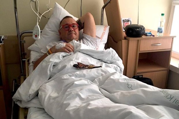 Jerzy Owsiak przeszedł operację kolana w szpitalu w Otwocku.