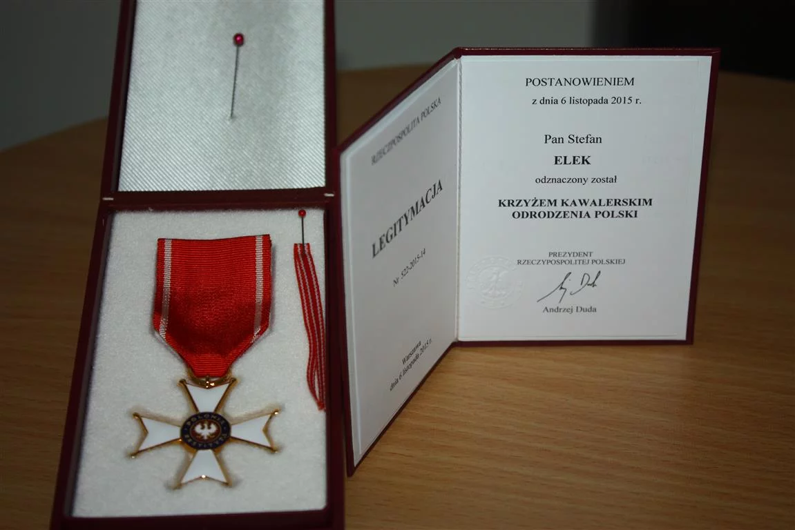 Odznaczenie za pomoc Polakom w czasie powstania oraz umacnianie przyjaźni polsko-węgierskiej, jakie otrzymał Stefan Elek.