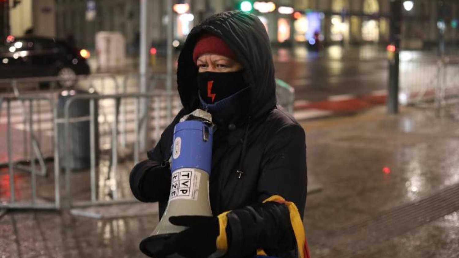Babcia Kasia spędziła na komendach 15 godzin. Strajk Kobiet. Babcia Kasia o zatrzymaniu.