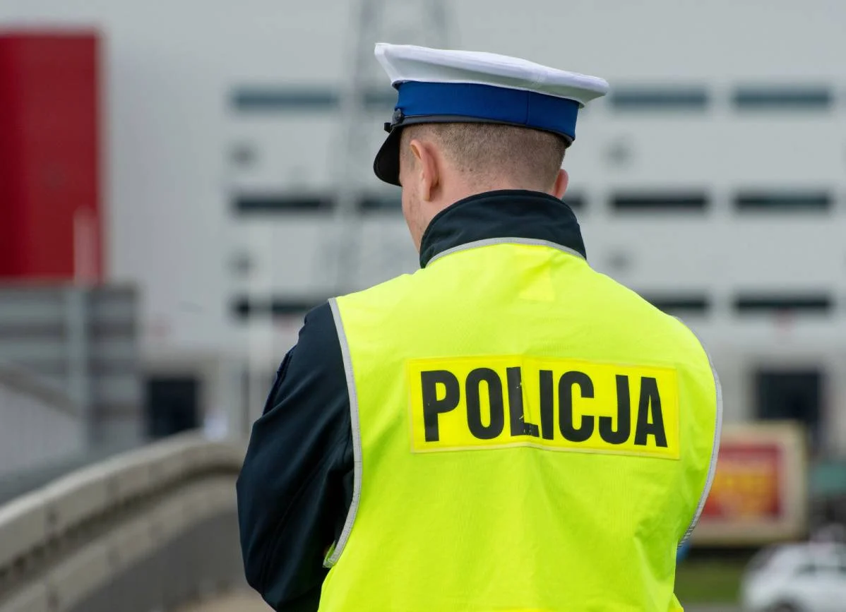 Konstancin-Jeziorna: pijany kierowca wpadł do rowu i udawał, że to nie on