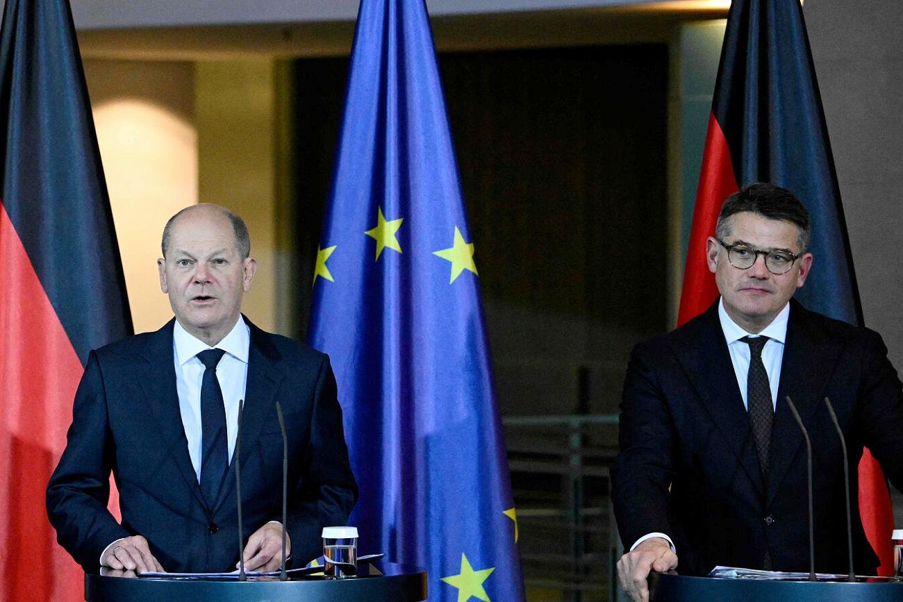 Kanclerz Niemiec Olaf Scholz i premier Hesji Boris Rhein.