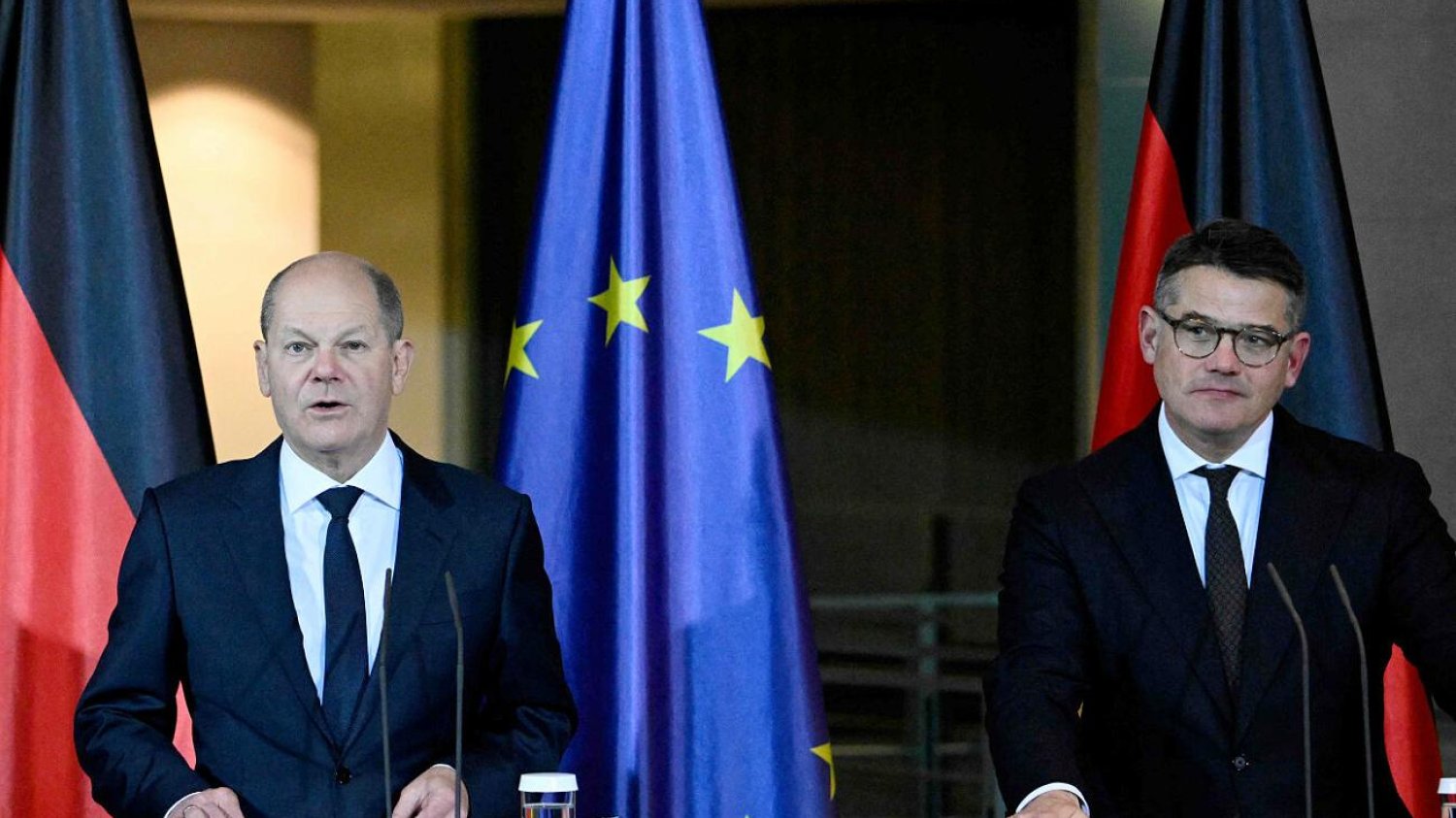 Kanclerz Niemiec Olaf Scholz i premier Hesji Boris Rhein.
