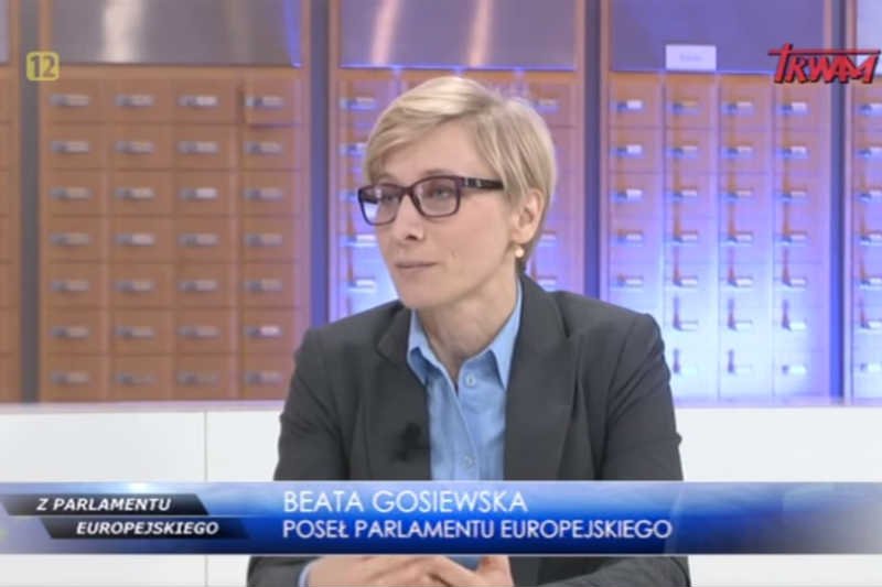 Beata Gosiewska z PiS porównuje UE do ustroju komunistycznego. Ale co miesiąc kasuje stamtąd niezłą pensję.