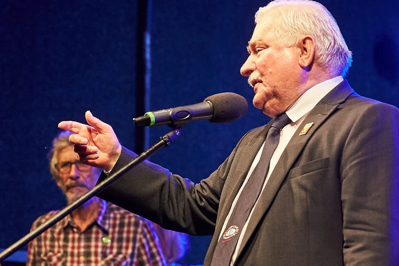 Policja sprawdza, czy Lech Wałęsa przeprowadzał okresowe badania, jak musi to robić każdy posiadacz pozwolenia na broń.