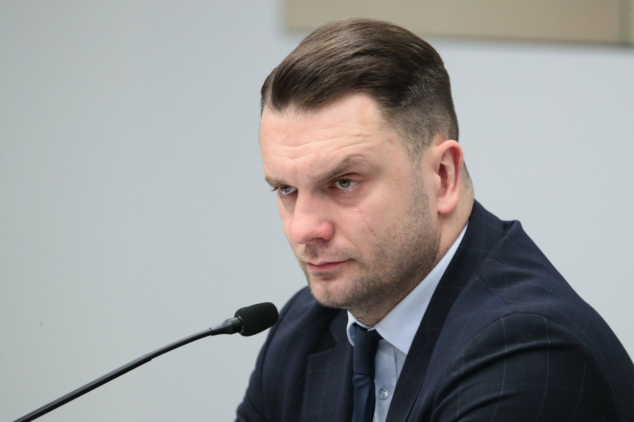 Krzysztof Brejza komentuje konferencję prasową Łukasza Mejzy.