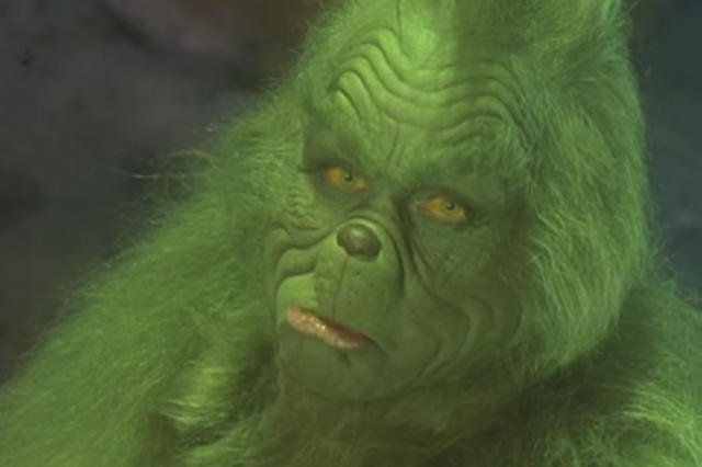 Święta to czas pokoju, radości i miłosierdzia? Chyba raczej kolejek, debetu i docinków cioć.