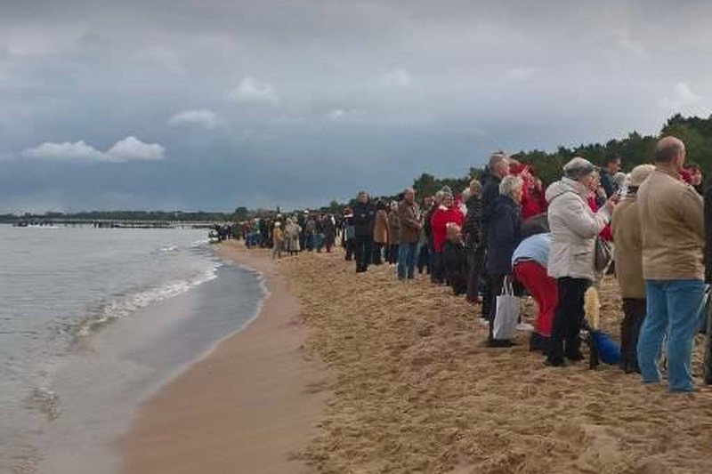 Tak akcja Różaniec do Granic wygląda na plażach w Trójmieście.