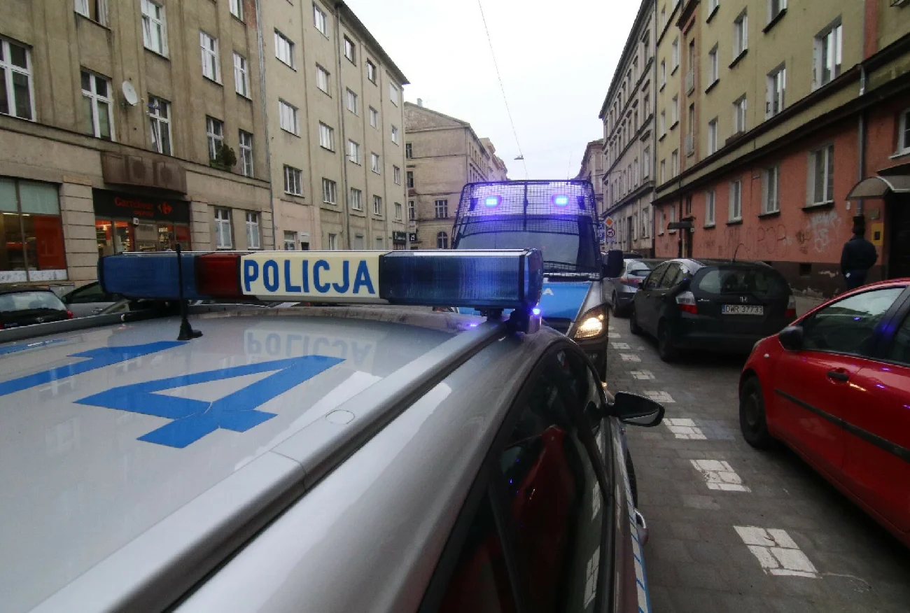 Morderstwo w Bełchatowie. Dwa ciała znaleziono w jednym z mieszkań.