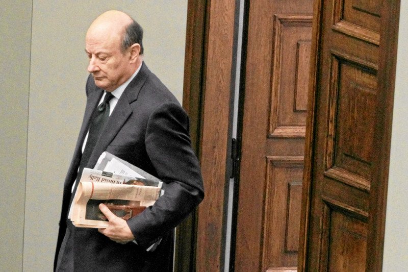 Jacek Rostowski tylko od państwa brytyjskiego co tydzień otrzymuje 144 funty emerytury