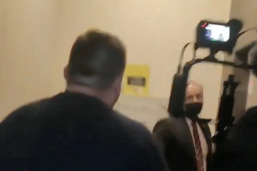 Ludzie wtargnęli do bloku ministra Niedzielskiego.