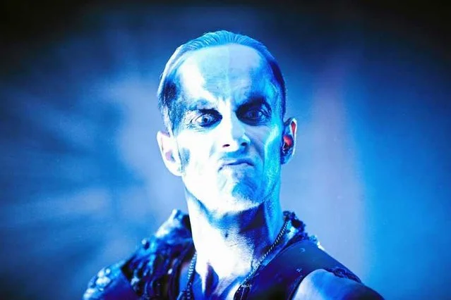Nergal znowu miesza