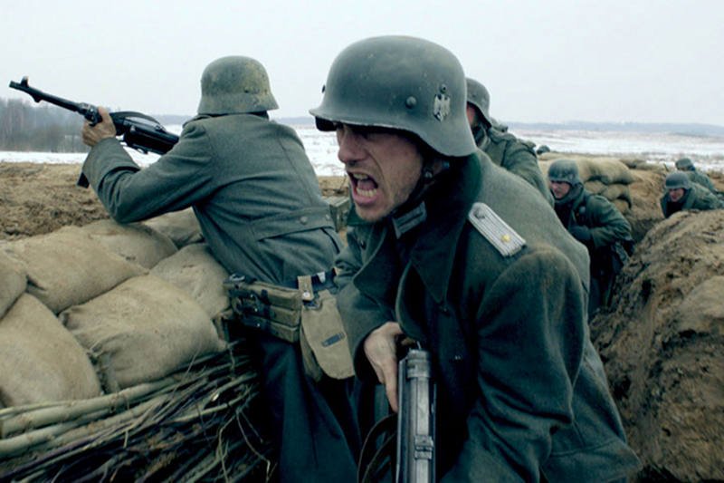 Miniserial spotkał się z ogromną krytyką polskich środowisk prawicowych, nieprzychylnie wyrażali się o nim również krytycy w Nowym Jorku