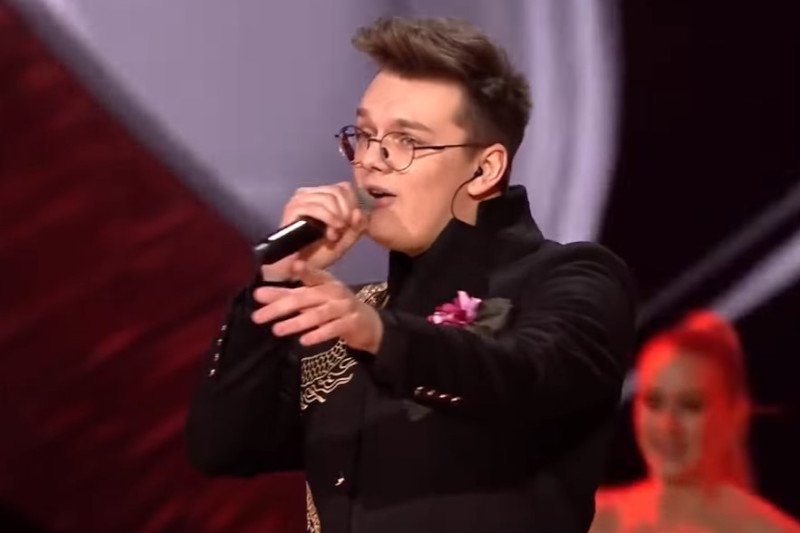 Ronnie Ferrari wykonał ocenzurowaną wersję swojego przeboju.