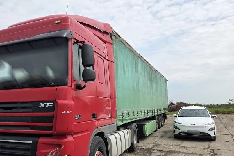 Jak wygląda nieoznakowany radiowóz? To może być biały, elektryczny Hyundai
